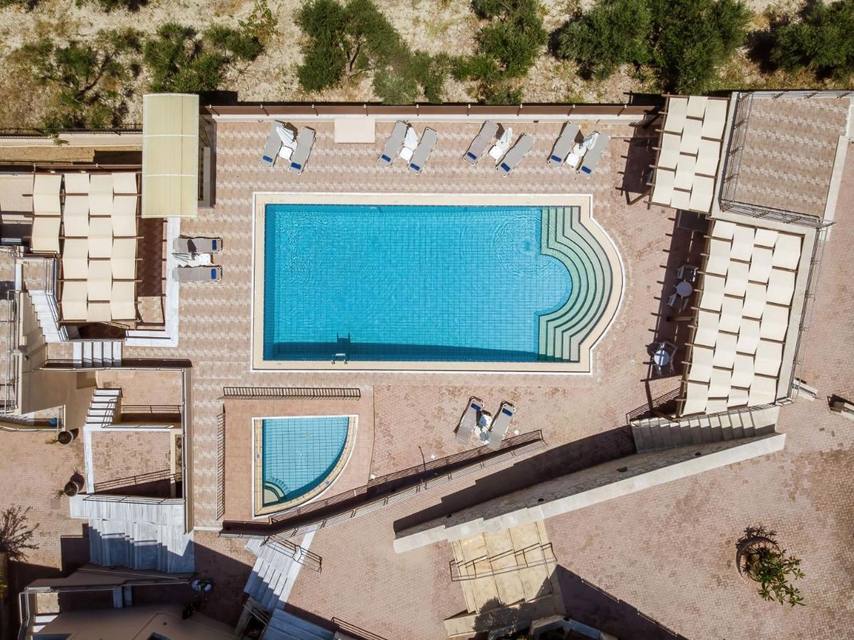 Sunrise Suites & Apartments Kalyves Esterno foto