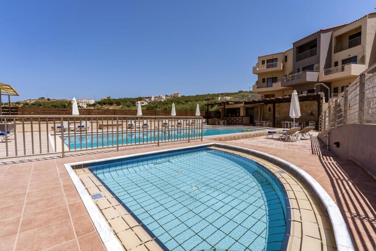 Sunrise Suites & Apartments Kalyves Esterno foto