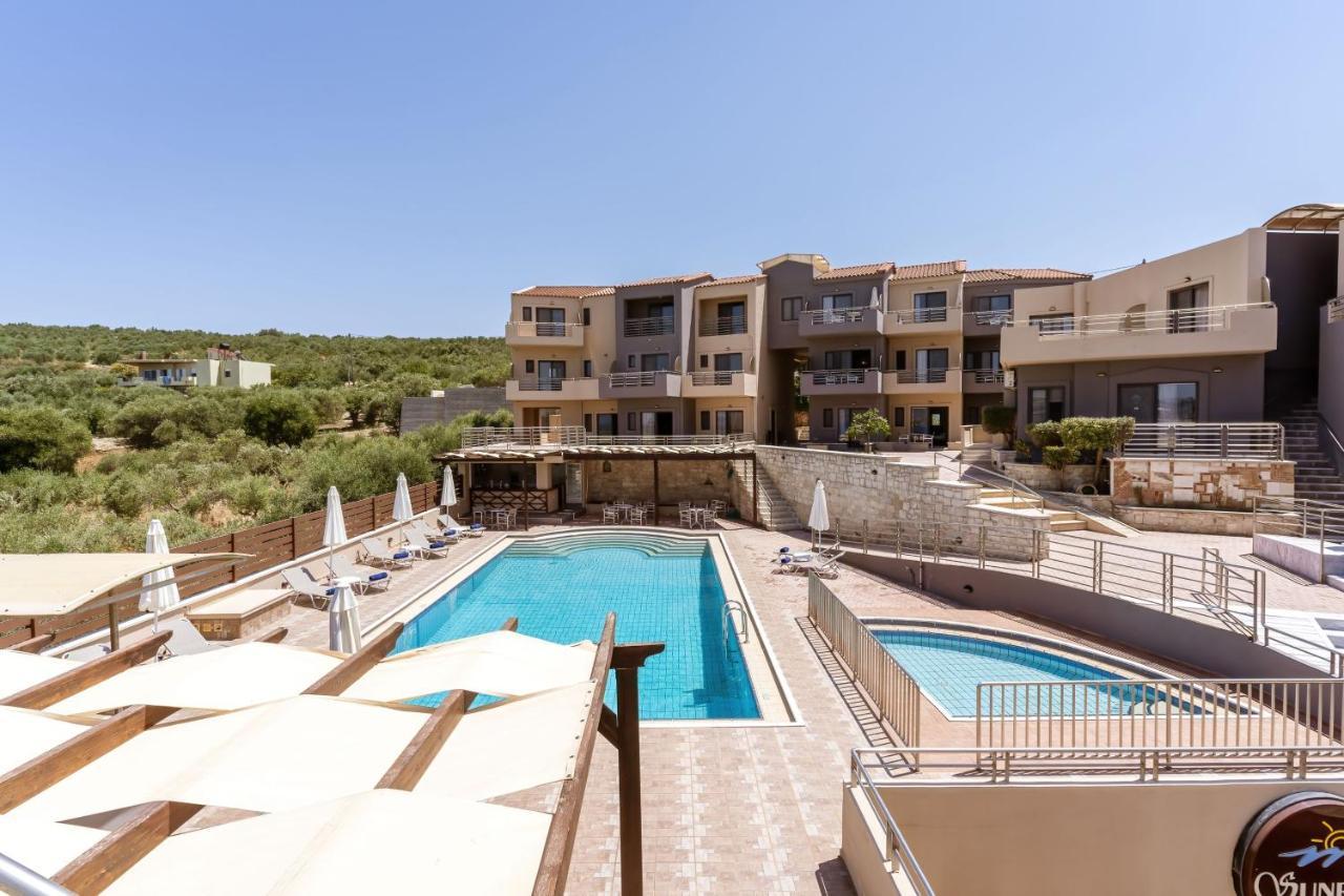 Sunrise Suites & Apartments Kalyves Esterno foto