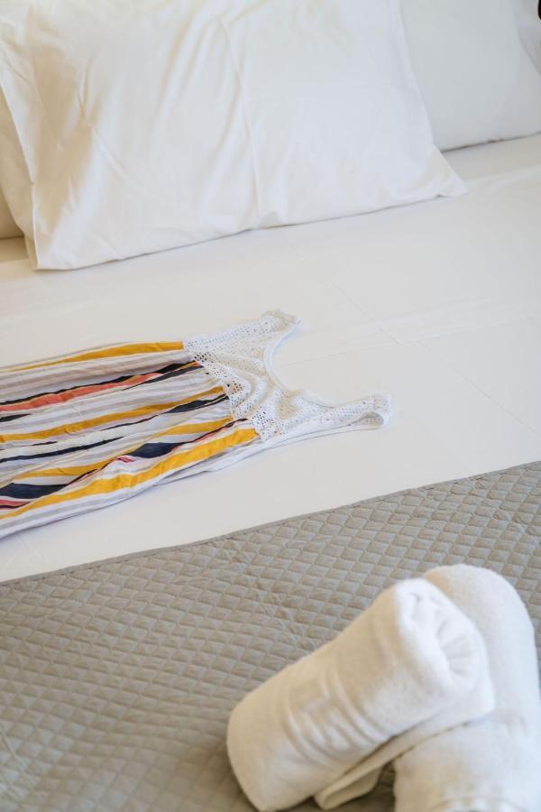 Sunrise Suites & Apartments Kalyves Esterno foto