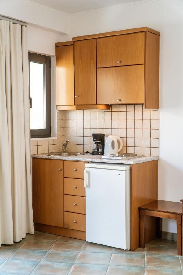 Sunrise Suites & Apartments Kalyves Esterno foto